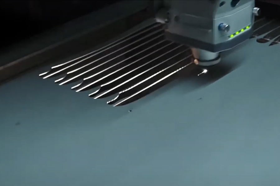 المواد لقطع الليزر