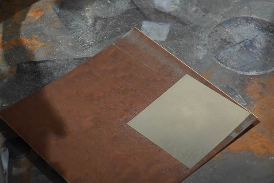 ماكينة إزالة الطلاء بالليزر