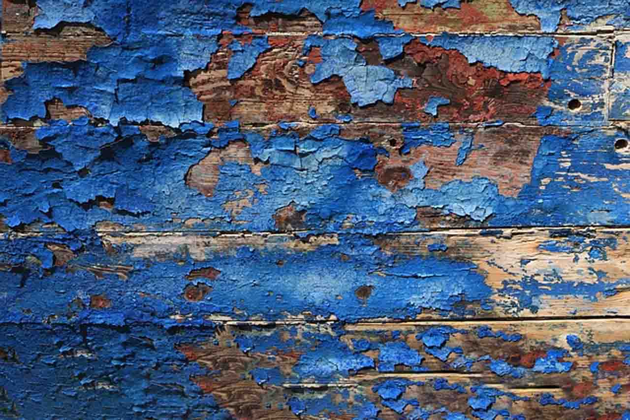 الطلاء البالي على الخشب