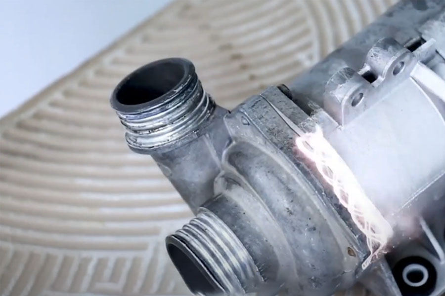 إزالة الطلاء بالليزر