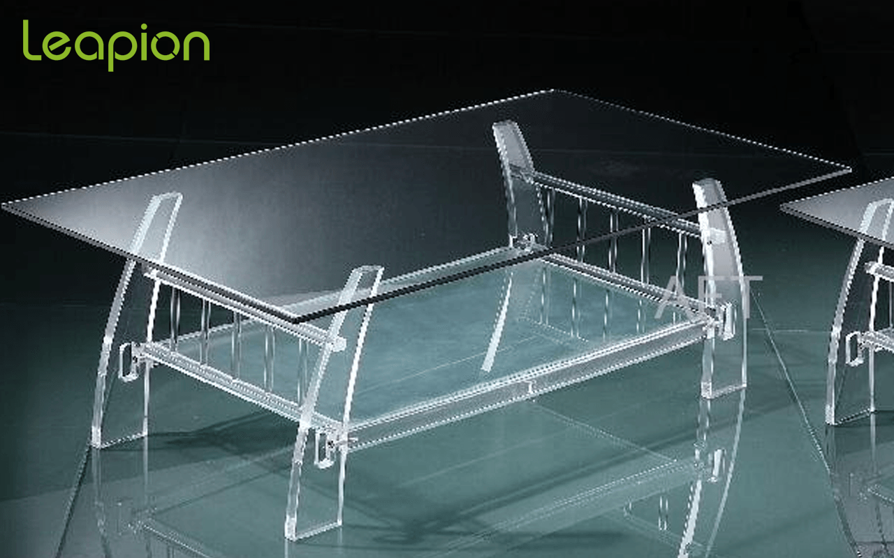 قطع الاكريليك بالليزر