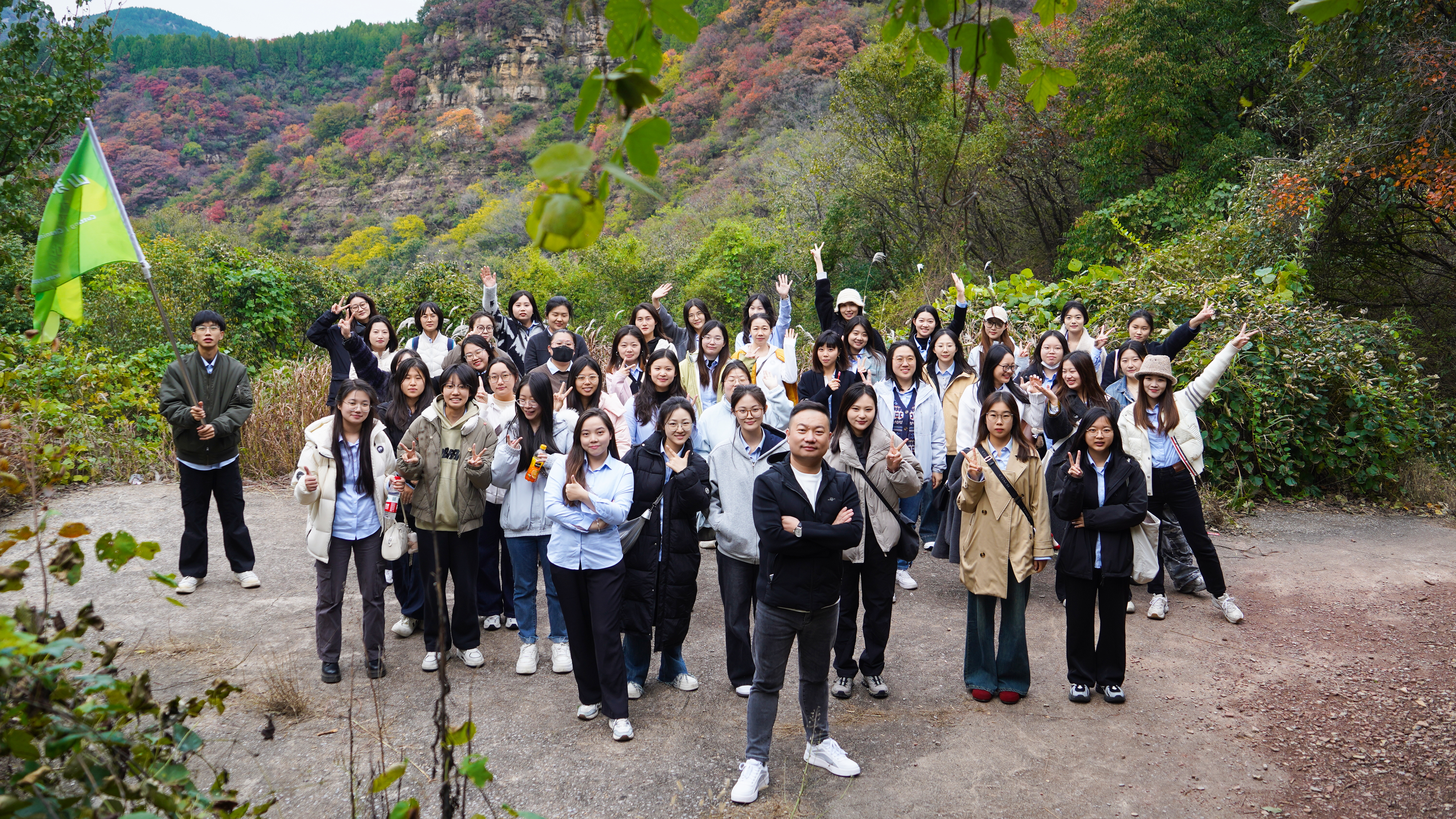 لقد وصل بناء فريق Leapion Red Leaf Valley إلى نتيجة ناجحة