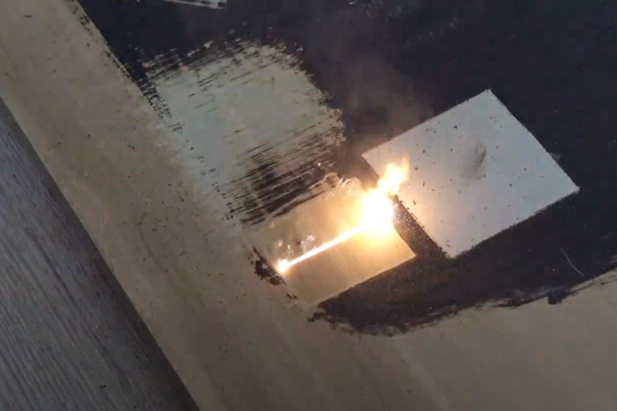 ماكينة تجريد الخشب من الطلاء بالليزر