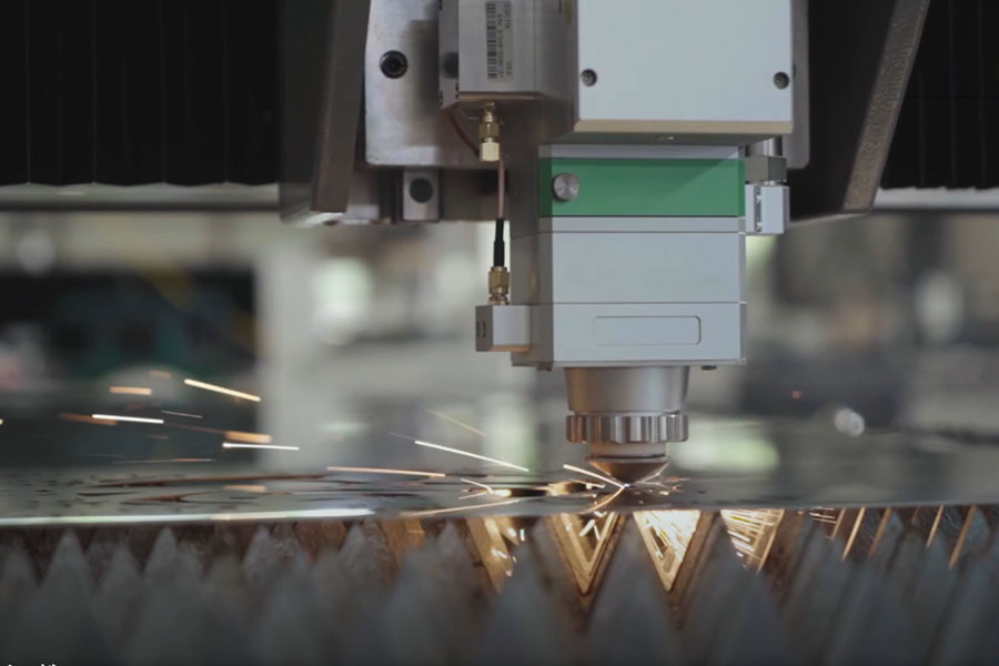 صناعة تطبيق القطع بالليزر