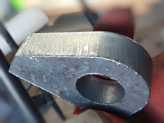 25 مم 碳钢 氧气 负 离 焦 高速 切割 样 件