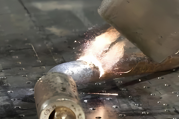 تكلفة التنظيف بالليزر في الساعة