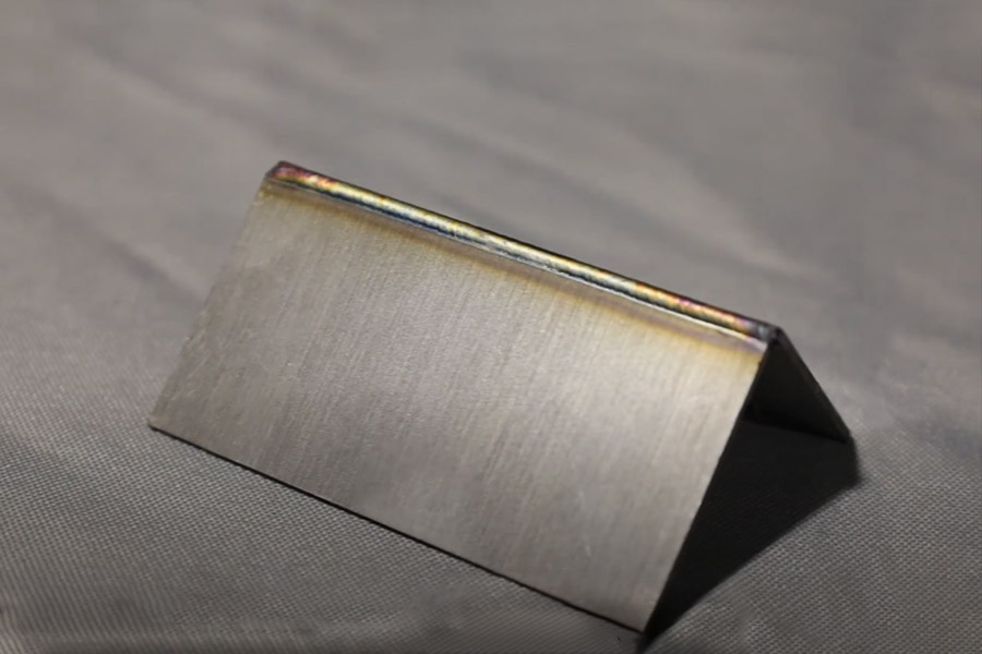 عينات اللحام بالليزر