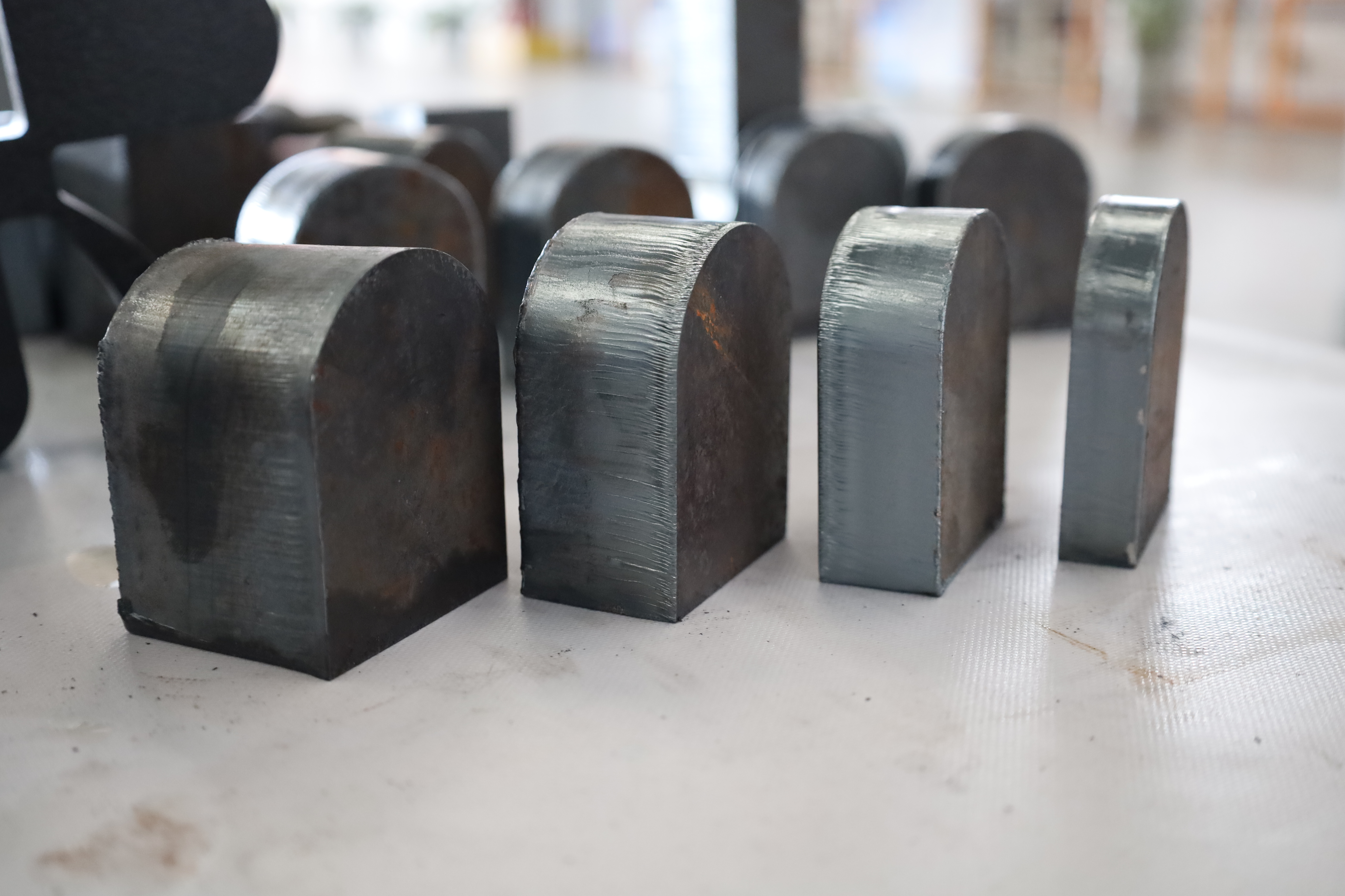 كيفية اختيار شريك العمل الخاص بك: آلة القطع بالليزر