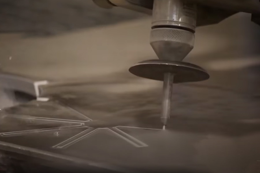 Waterjet مقابل الليزر: مقارنة شاملة وتوصيات بشأن أفضل الممارسات